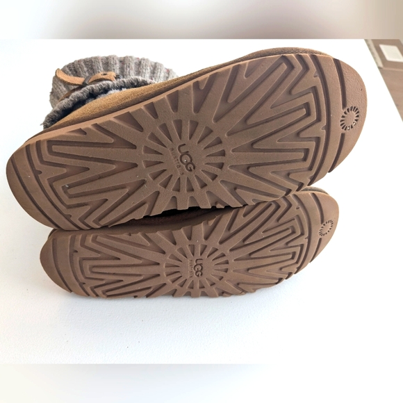 UGG Cambridge Knit Convertible Boots - Picture 12 of 13
